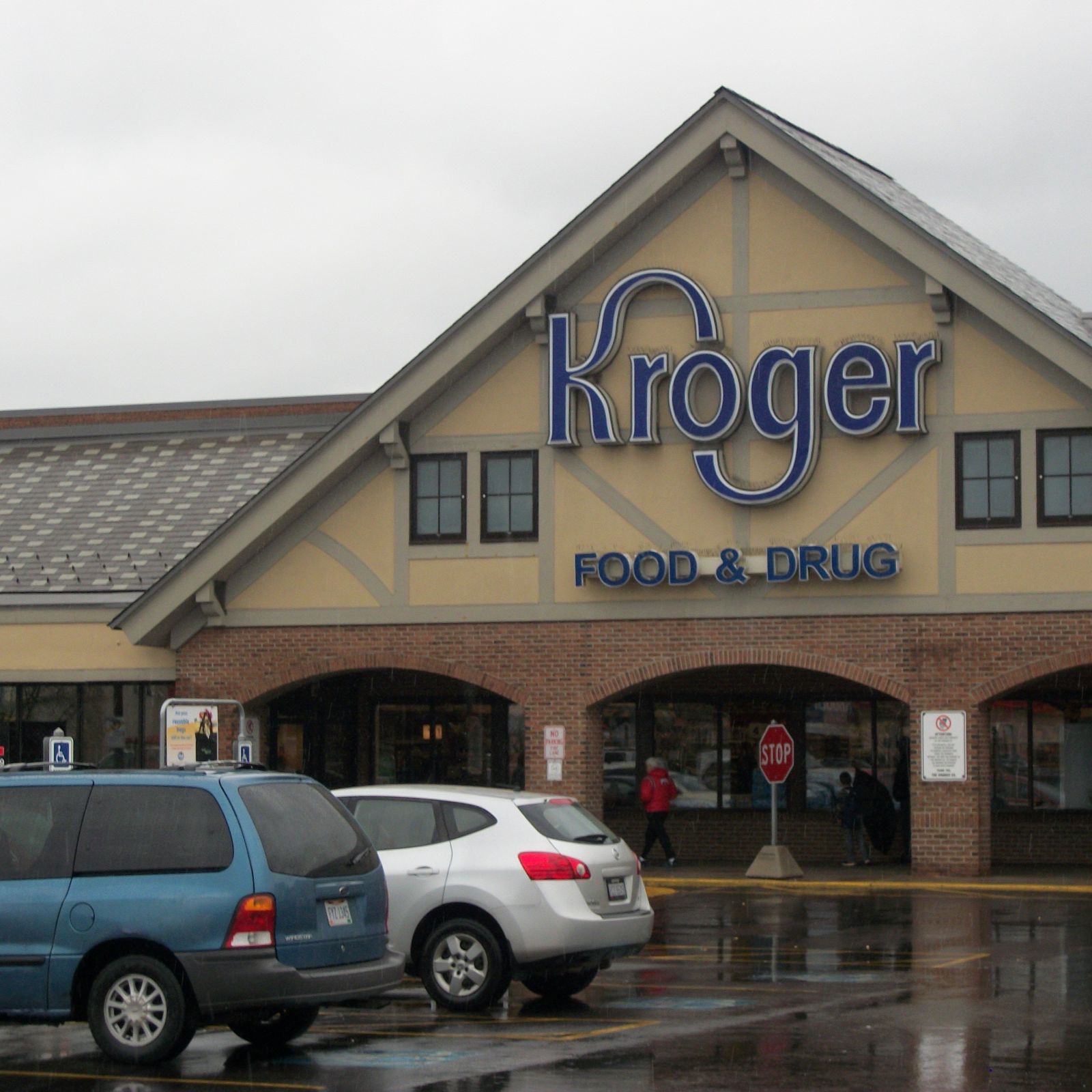 Examining Kroger's plan to purchase Giant Eagle episode artwork